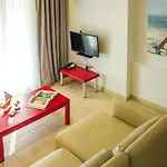 公寓 In Elia With A Shared Pool