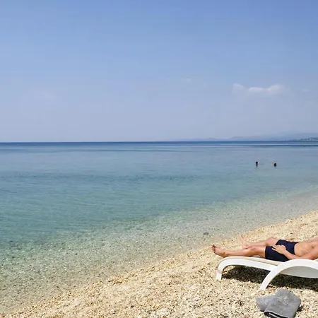 Apartman In Elia With A Shared Pool