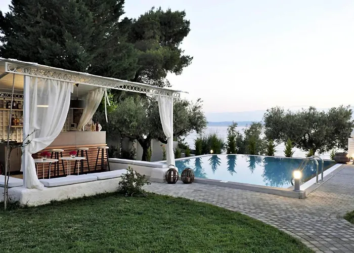 In Elia With A Shared Pool Апартаменты