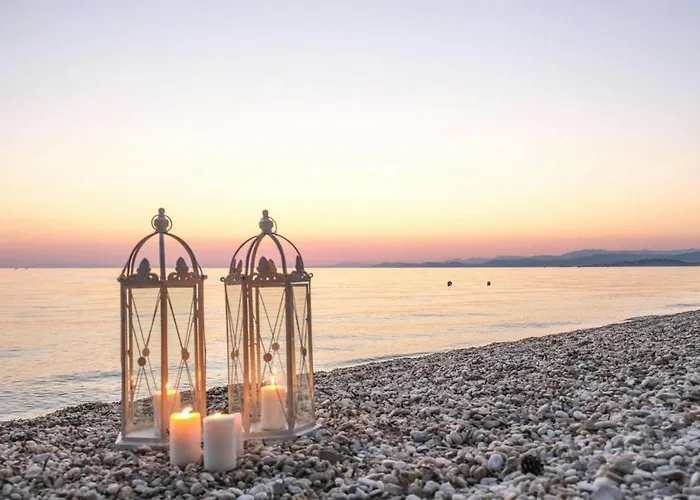 In Elia With A Shared Pool Apartment *