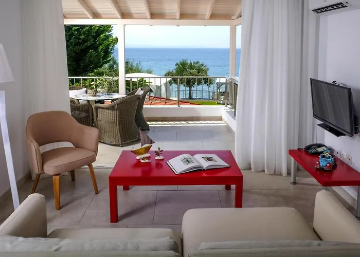 In Elia With A Shared Pool Apartment Kalogria (Sithonia)