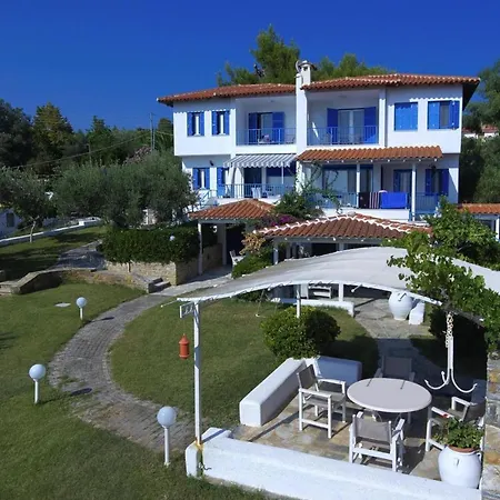 Apartman In Elia With A Shared Pool *