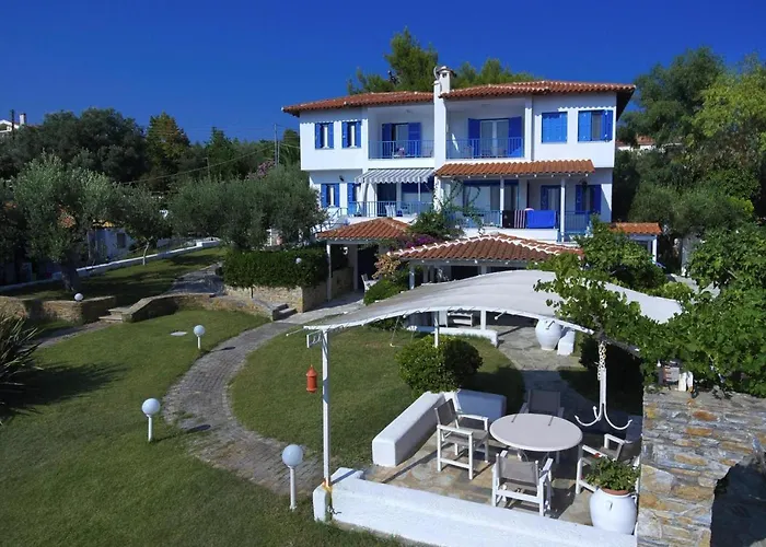 Apartman In Elia With A Shared Pool *