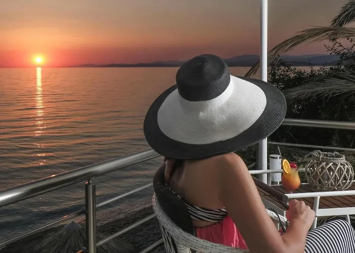 In Elia With A Shared Pool * Kalogriá