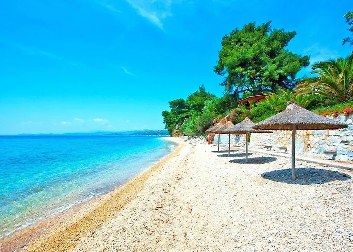 Apartman In Elia With A Shared Pool *